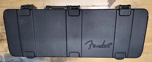 Fender black hard case plush - black,