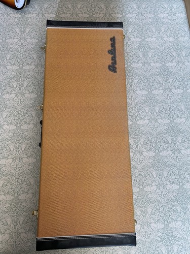 Airline tweed guitar hard - airline,
